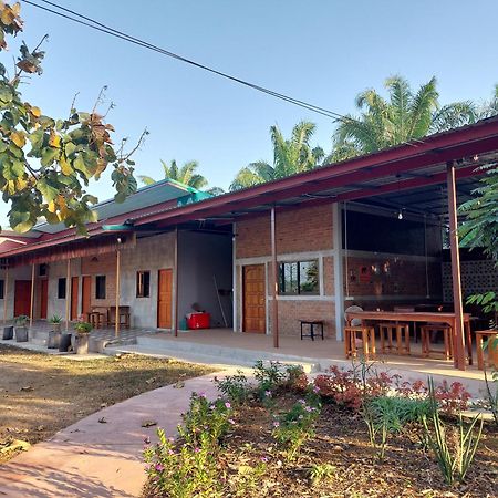 Yoga Homestay Seka Exteriör bild